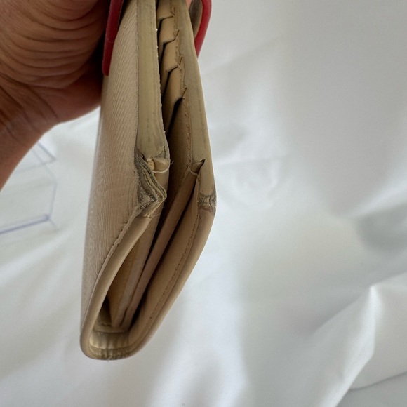 Celine Calfskin Bifold Wallet Cream - Picture 5 of 10